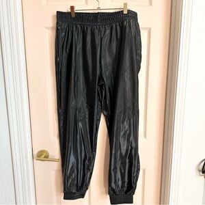 NWT black Victoria’s Secret joggers